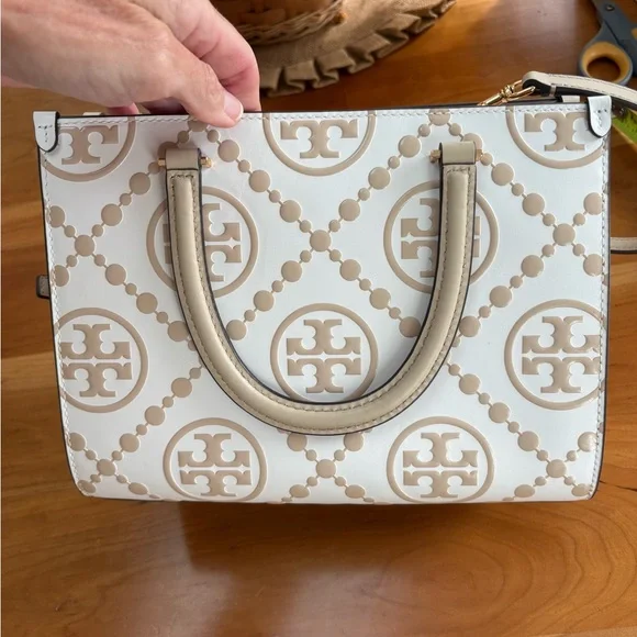 Tory Turch T Monogram Square Shoulder Bag Contrast Embossed purse medium NWOT - Picture 3 of 11